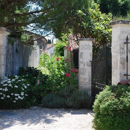 Отель Les Jardins Saint Leonard Thaire Экстерьер фото